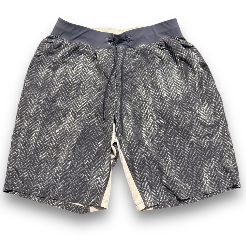 Lululemon T.H.E‎ Shorts 9" Inseam Chevron Pattern